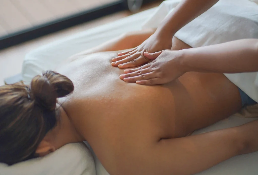 Fungsi Back Facial Massage untuk Membersihkan dan Menutrisi Kulit
