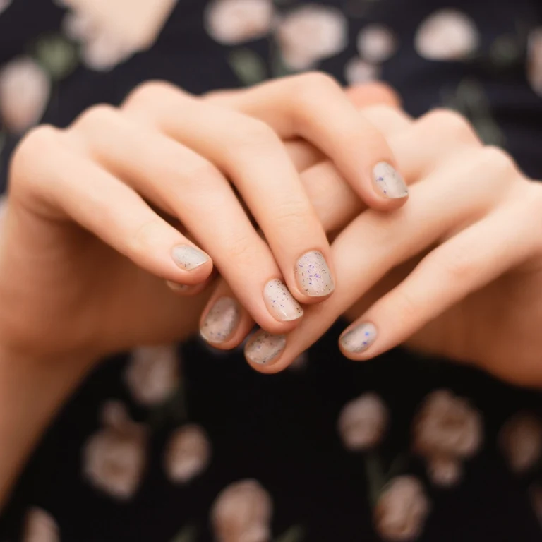 How to Keep Nails Healthy and Strong Even with Frequent Nail Polish