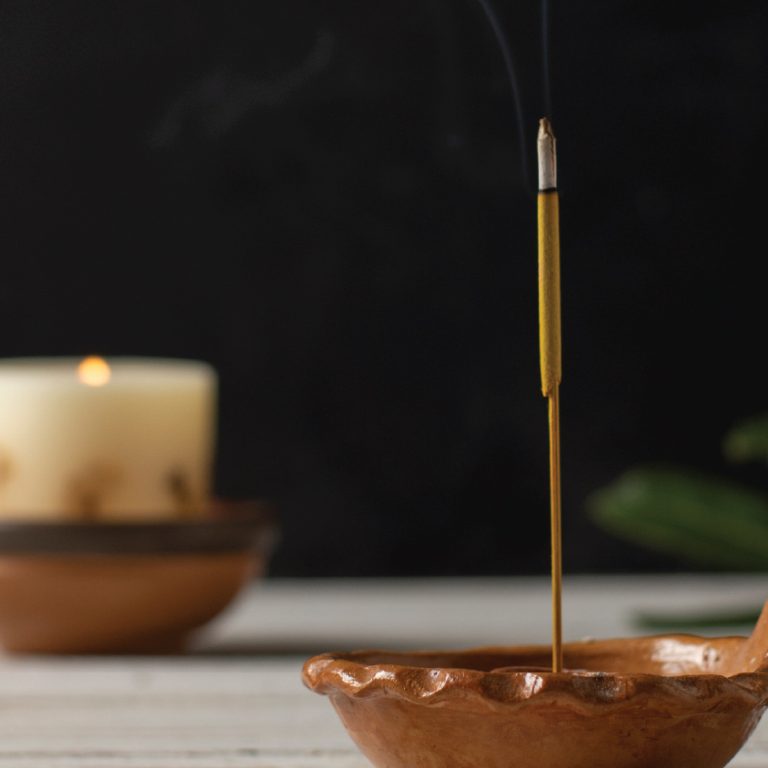 Menciptakan Ruang Tenang Lewat Aroma yang Tepat